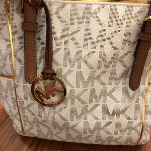 ***SOLD***Authentic MK tote